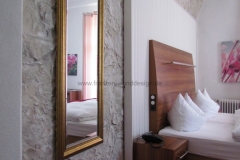 Kunstfelsen - Hotels - Felswand - Hotelzimmer