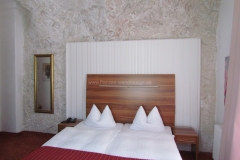 Kunstfelsen - Hotels - Felswand - Hotelzimmer